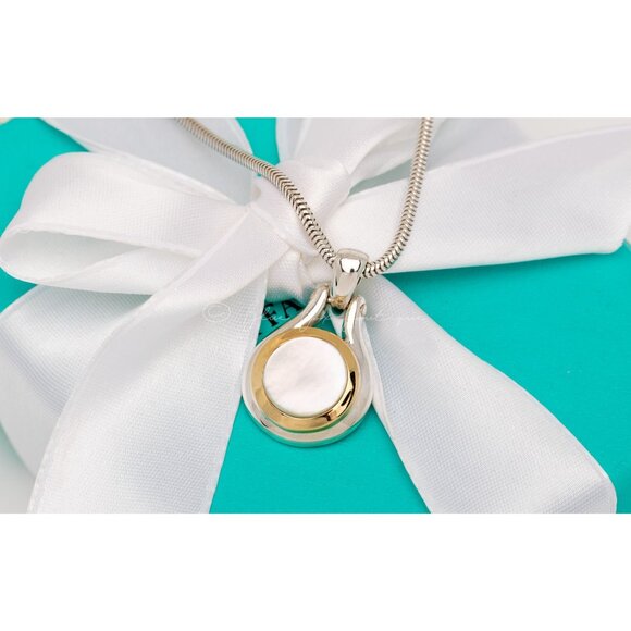 Tiffany & Co. Vintage Mother of Pearl Gold Silver Circle Necklace Pendant - Picture 6 of 7